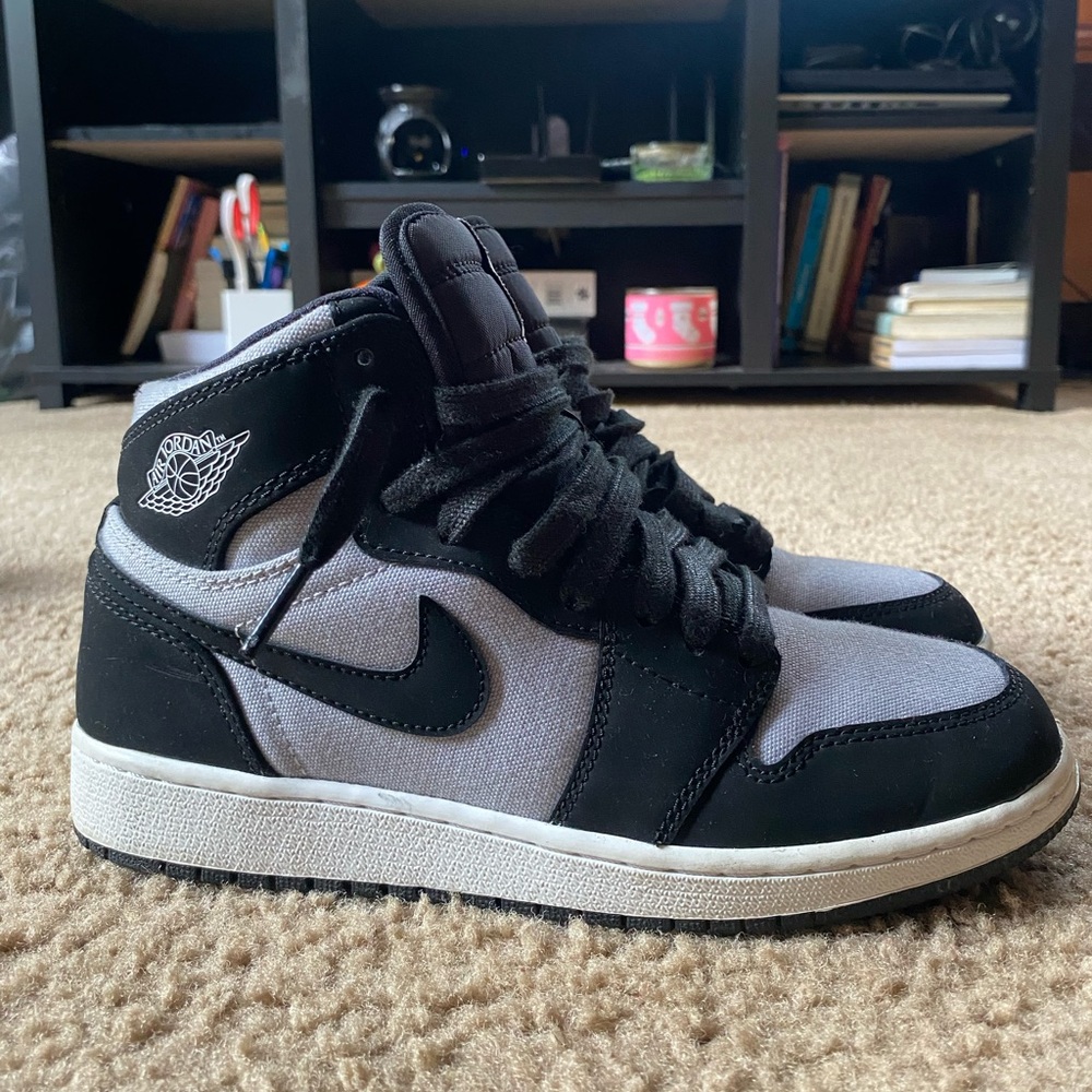 Jordan 1 Grade School size 5.5